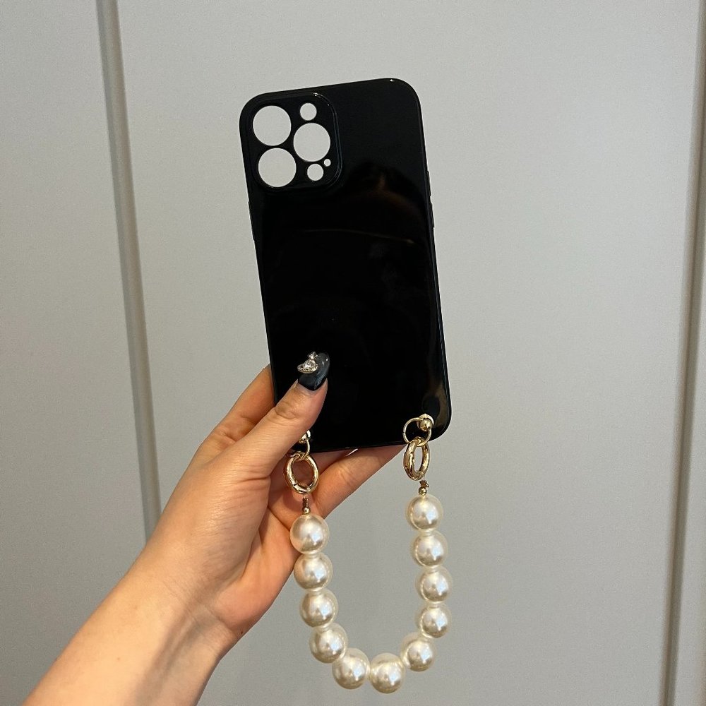 Black Phone Case with Removable Pearl Chain